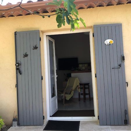 Villa Le Cabanon Des Hirondelles Villecroze Exterior foto